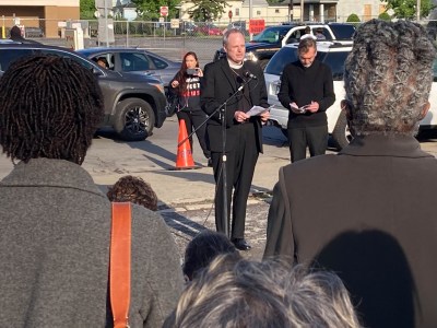 Rowe at Tops in Buffalo